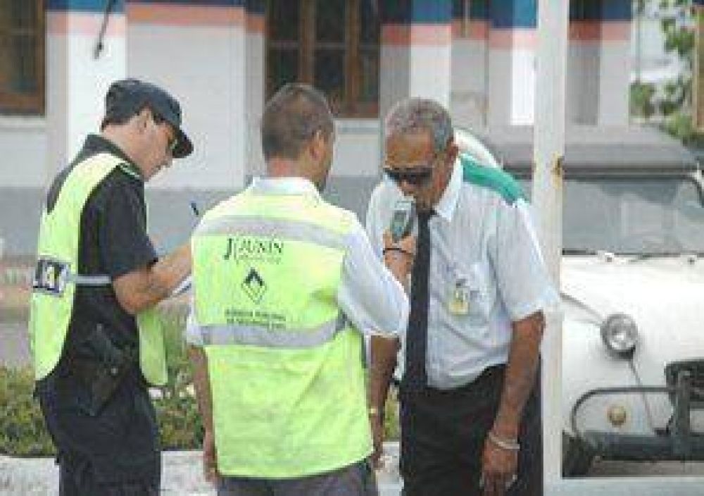 En las rutas de acceso a Jun�n se realizaron m�s de 20 operativos viales