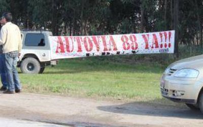 Ruta 88: La Provincia reconoci� que no est� en condiciones de convertirla en autov�a