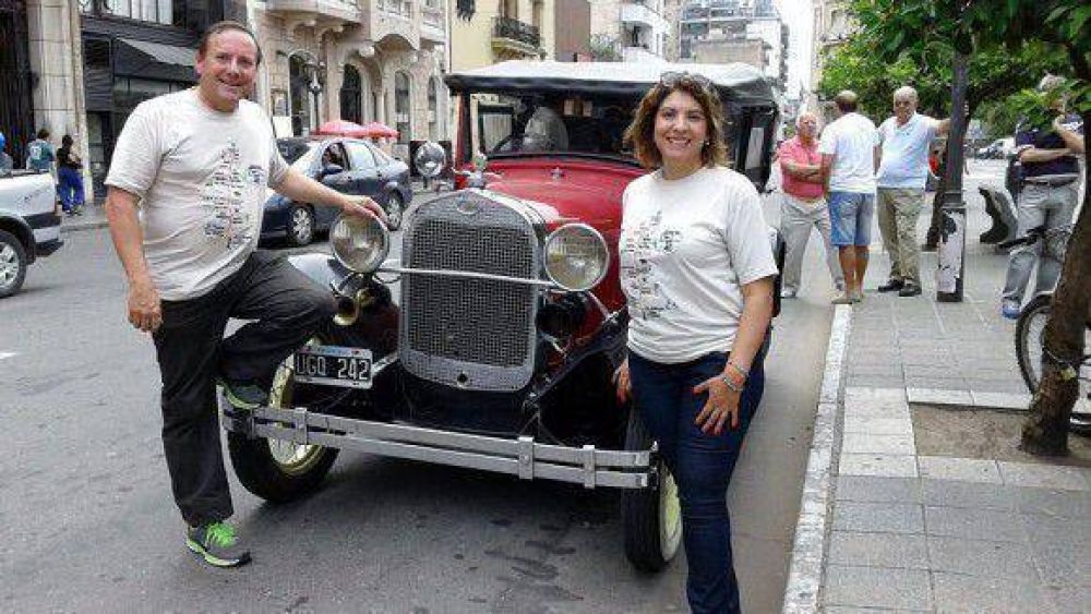 Pareja tucumana recorri� m�s de 12 mil kil�metros en su Ford A