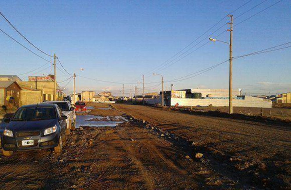 Comienza el asfaltado de calle El Alambrador en Margen Sur