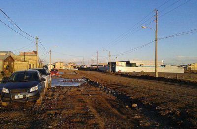Comienza el asfaltado de calle El Alambrador en Margen Sur