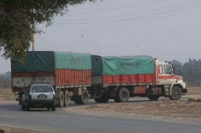 Transportistas buscan un aumento de 30% en fletes