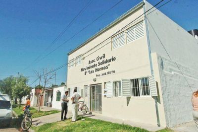 Aval de los vecinos de Los Hornos a los trabajos de extensi�n de la red cloacal
