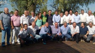 Bevilacqua particip� de una reuni�n de intendentes con Massa