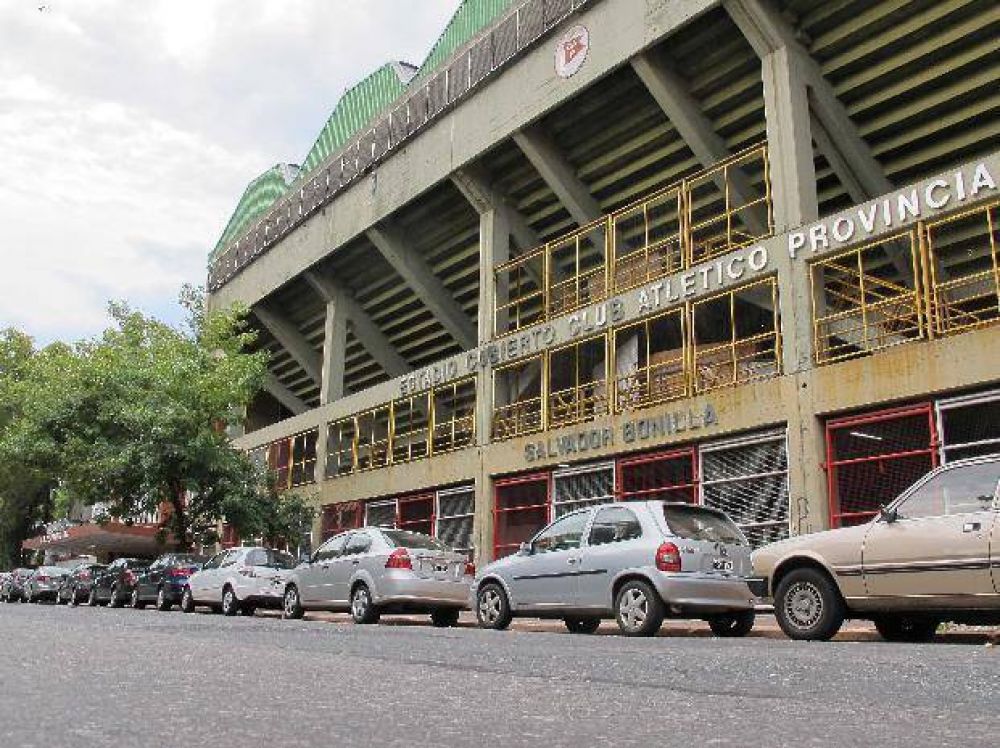 Deportistas denuncian robos a autos frente a la sede del club Provincial