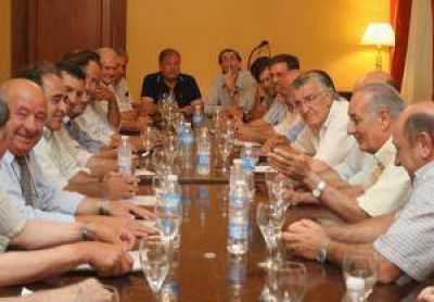 Se viene la puja por los cortes de agua para riego