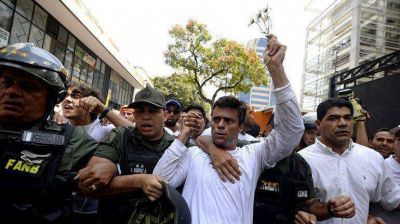 Leopoldo L�pez cumple un a�o en la c�rcel y su esposa encabezar� una marcha por justicia