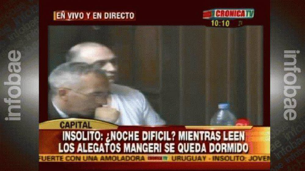 Mangeri se qued� dormido en el comienzo del juicio por el crimen de �ngeles Rawson