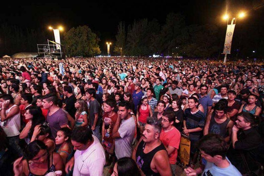Droga y alcohol en algunos recitales del parque Yrigoyen