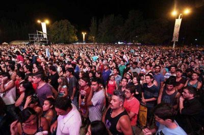 Droga y alcohol en algunos recitales del parque Yrigoyen