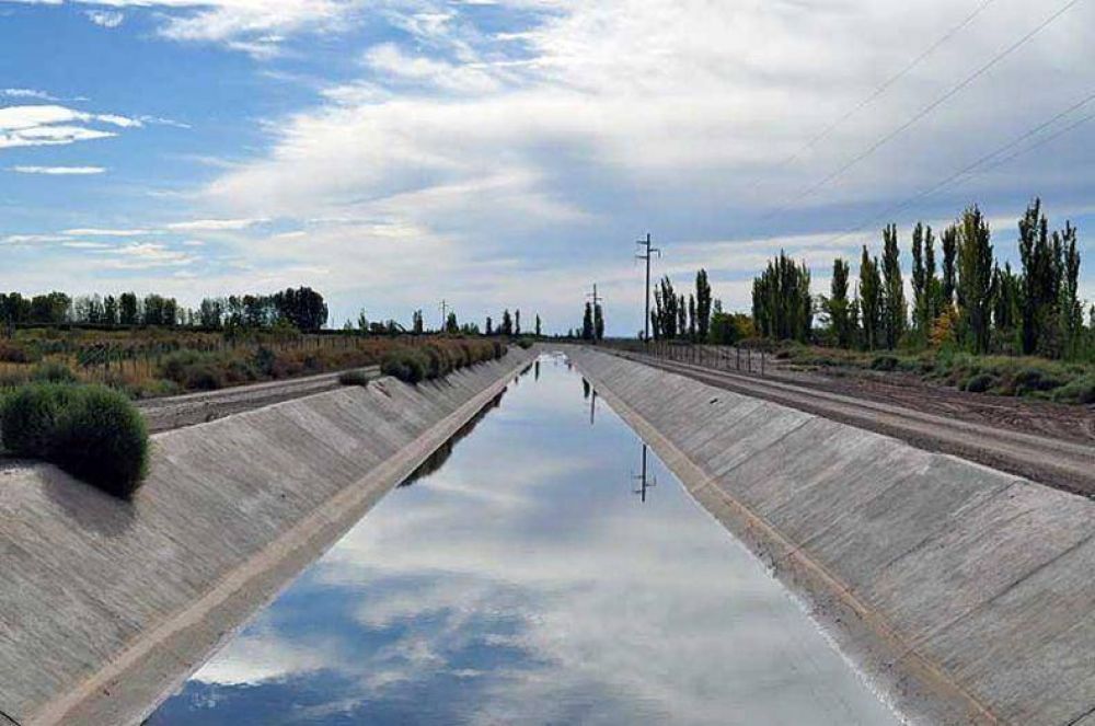 Reuni�n por el avance de obras de las �aguas claras�