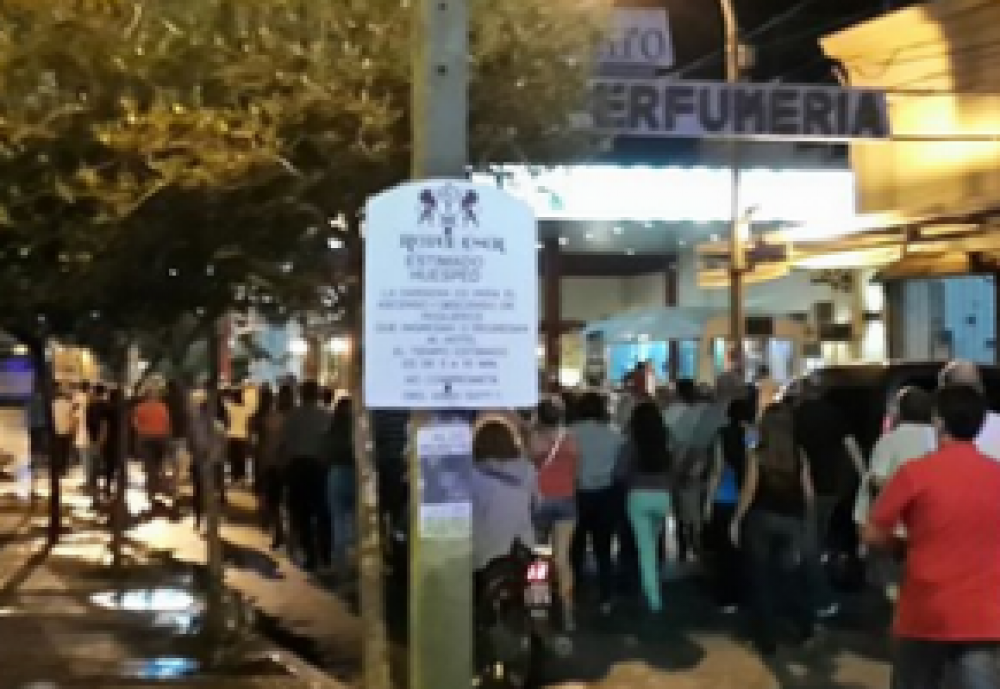 #18F: Pese a la lluvia unas 150 personas se sumaron a la marcha