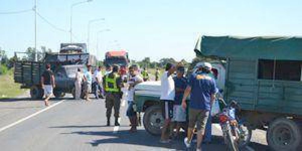 Estibadores de Clorinda cortaron la ruta 11