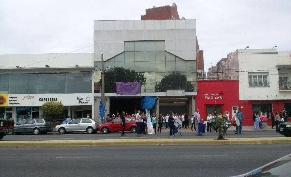 �En cualquier momento pueden cerrar el Emhsa�