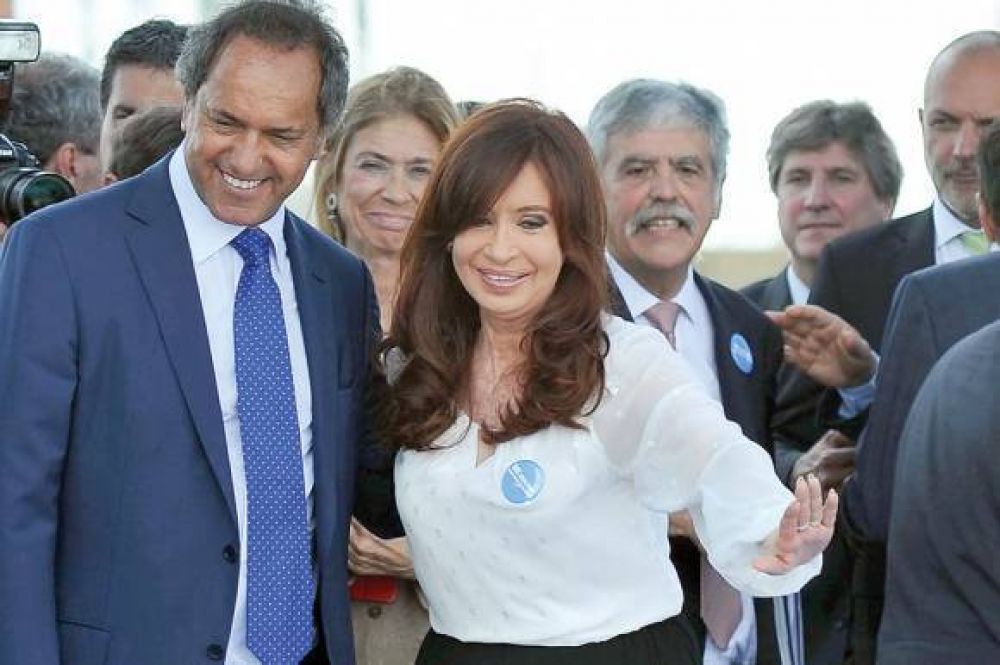 Buzzi acompa�� a Cristina en el acto en el Complejo Nuclear Atucha