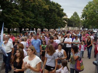 #18F: Miles de vecinos se manifiestan tambi�n en Bragado