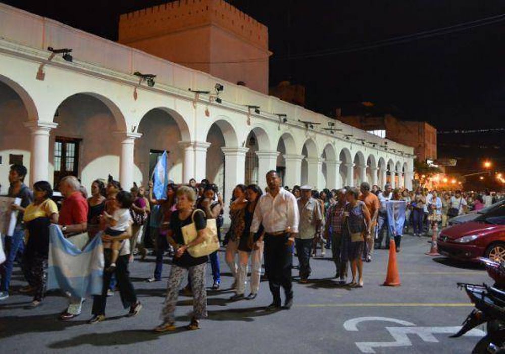 Marcha del Silencio � Miles de manifestantes recorrieron las calles de Jujuy