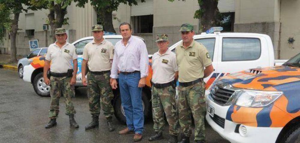 El Intendente hizo entrega de tres camionetas a la Patrulla Rural