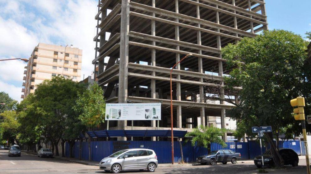 Creen que en 2015 terminar�n uno de los pisos de la ampliaci�n del Hospital Privado del Sur