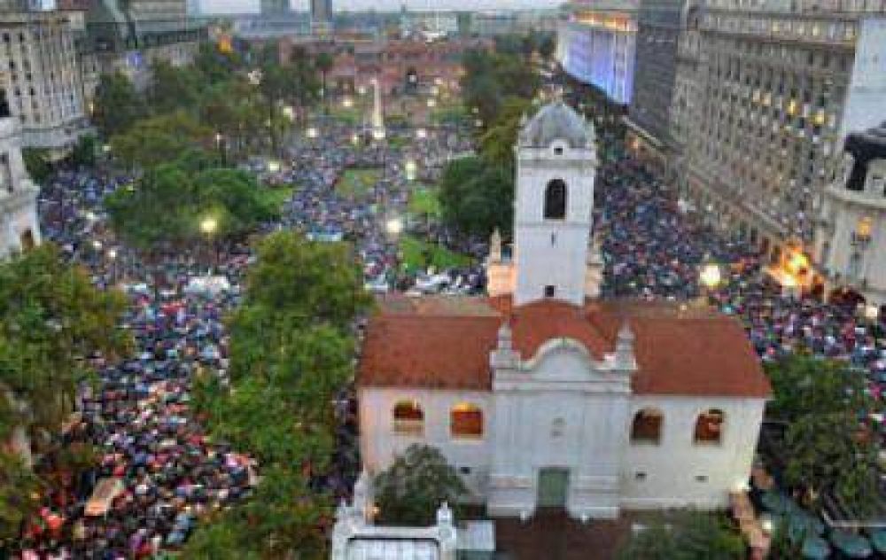 Miles de personas marcharon a un mes de la muerte de Nisman