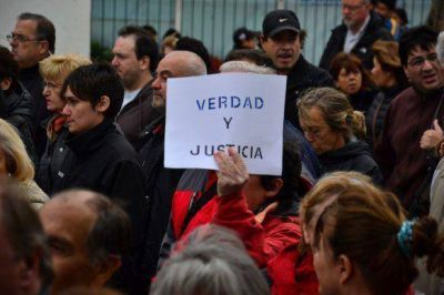 Durante una hora marcharon en silencio pidiendo 