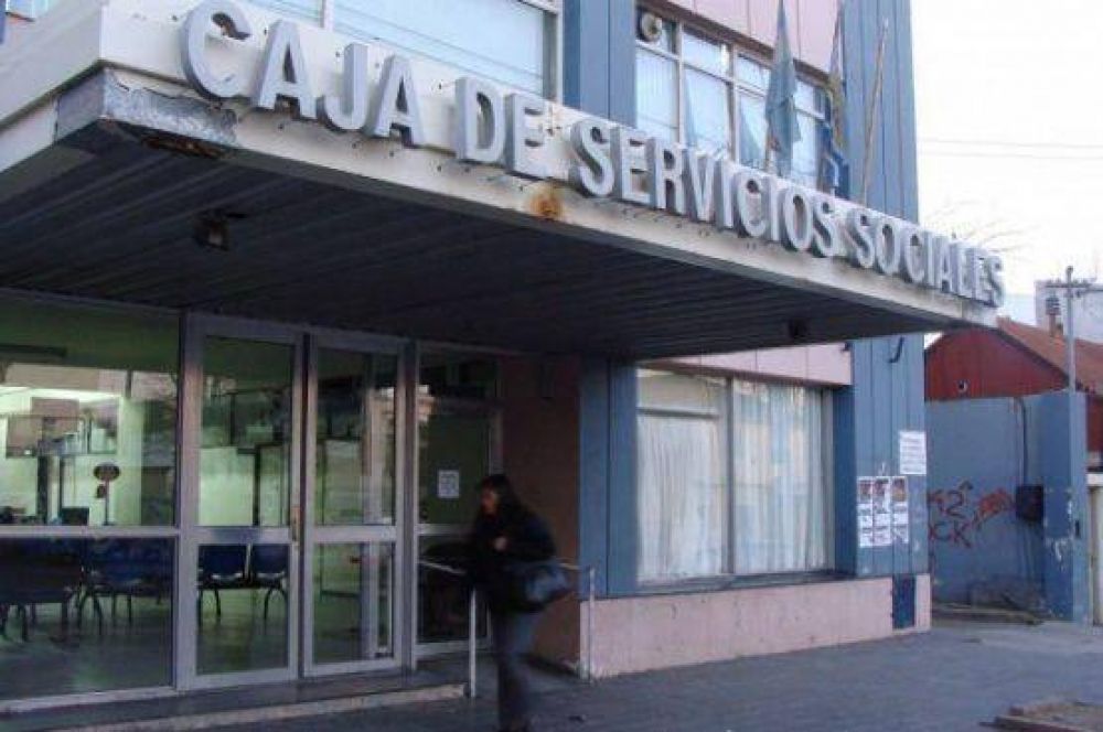 Empezaron a pagarle meses adeudados a odont�logos que prestan servicios en la CSS