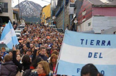 Tierra del Fuego tambi�n march� por Nisman