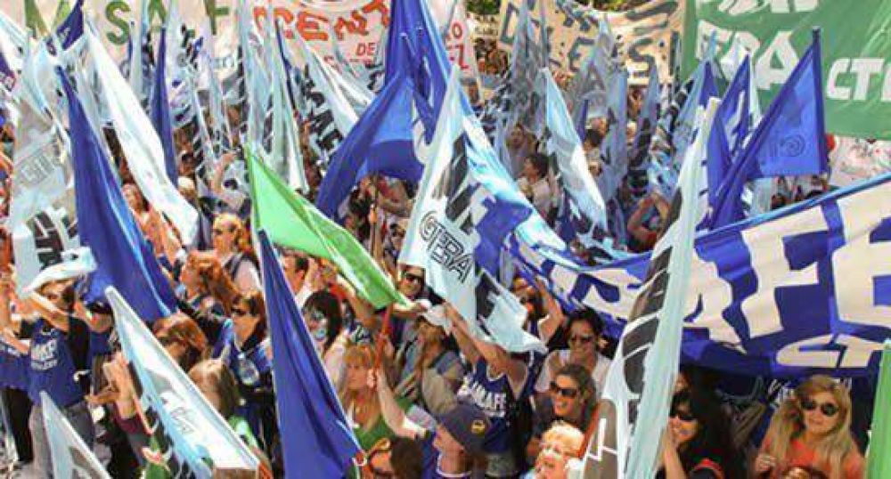Marcha de estatales, docentes y m�dicos