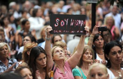En gran n�mero, tambi�n se moviliz� en La Plata por el #18F