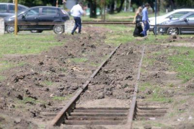 Siguen las obras en las v�as del tren urbano