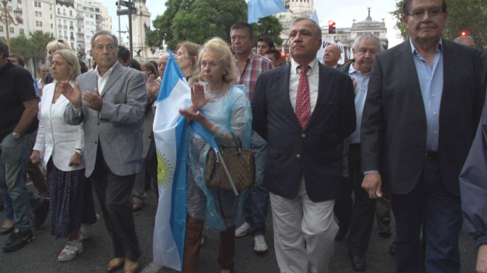 Romero particip� de la marcha del silencio por Nisman en Capital Federal 