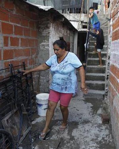 El barrio que se inunda de residuos cloacales