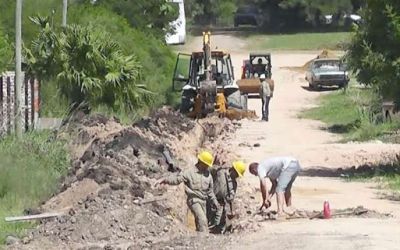 Se extiende la red de agua en los barrios