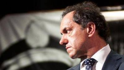 Las paritarias estatales complican al Scioli candidato