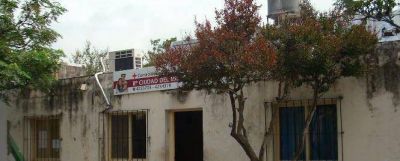 M�dicos de un Centro de Salud tienen que atender en una plaza 