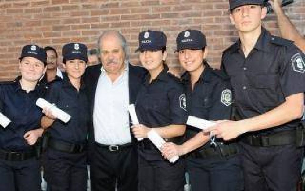 Seguridad: Nuevos efectivos para la Polic�a de Arrecifes