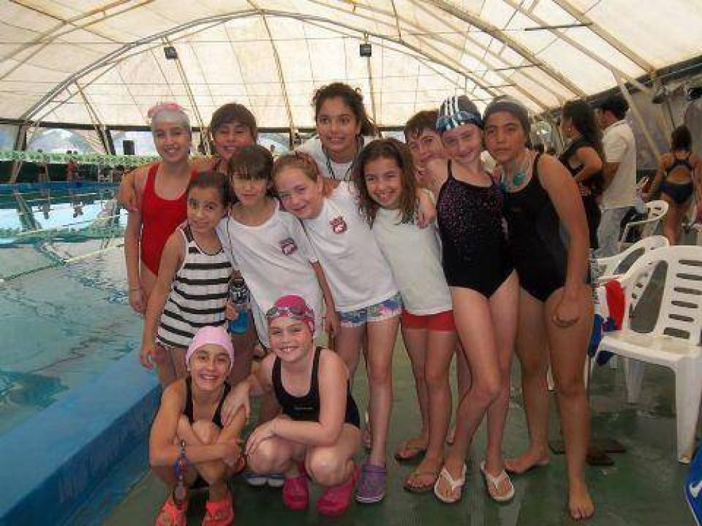 Torneo de beach v�ley y encuentro regional de nadadores en Defensores
