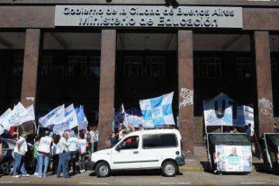 Paritaria: los docentes piden un 38,6% de aumento