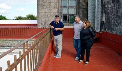 Selva supervis� obras en la Escuela Normal