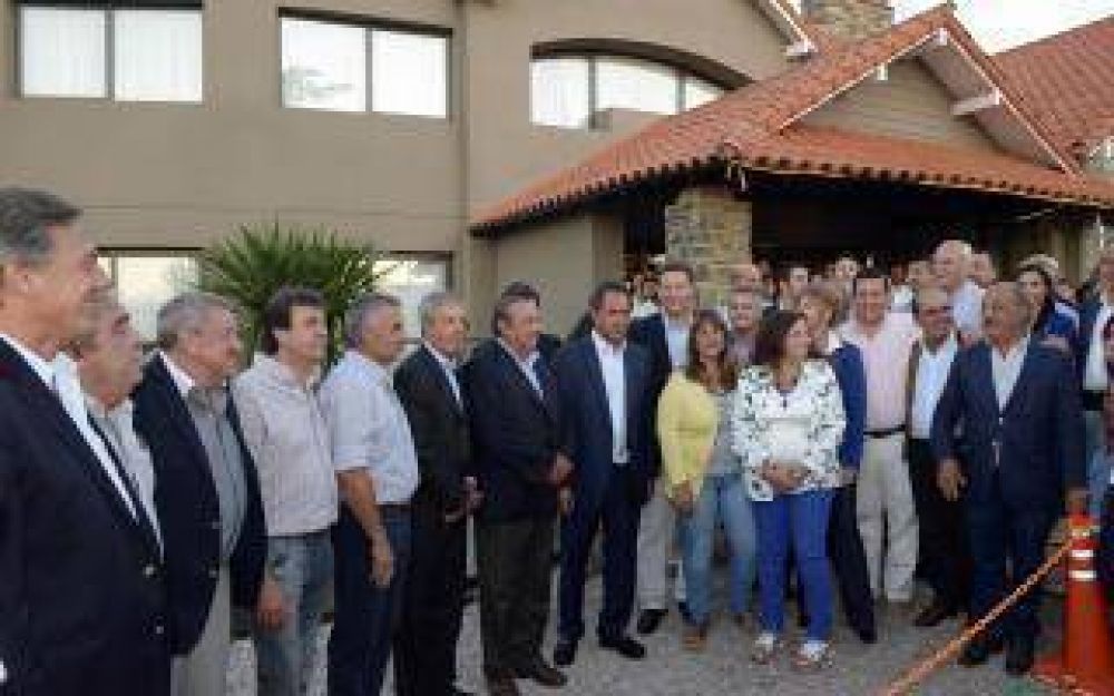 Tornquist: Scioli supervis� obras en Sierra de la Ventana