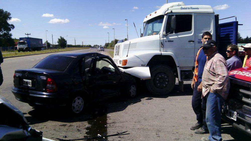 Tras el accidente de este viernes, vuelve el reclamo por una rotonda en el acceso a Sierras Bayas
