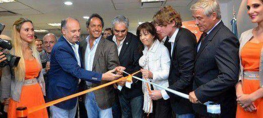 Scioli inaugur� en C�rdoba sucursal leasing del banco Provincia de Buenos Aires