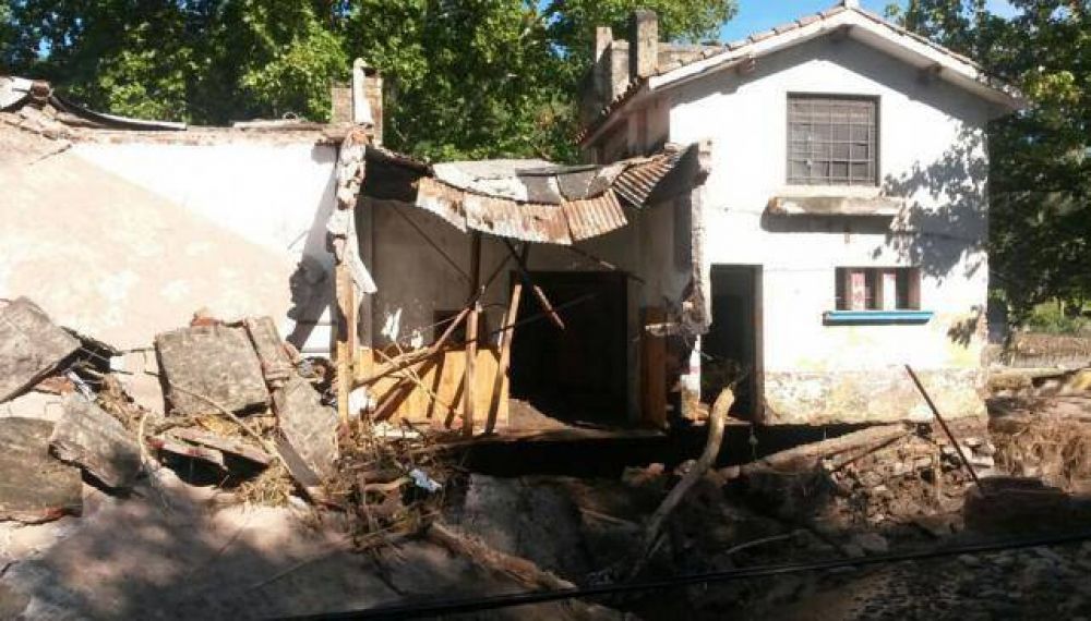 En R�o Ceballos buscan casas para los damnificados