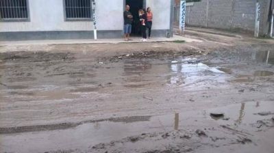 Aguas servidas, mal olor y bronca en el barrio Diego de Villarroel