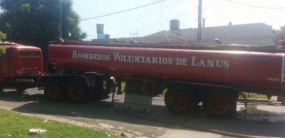 INCENDIO EN UNA F�BRICA DE PL�STICO DE LAN�S ESTE