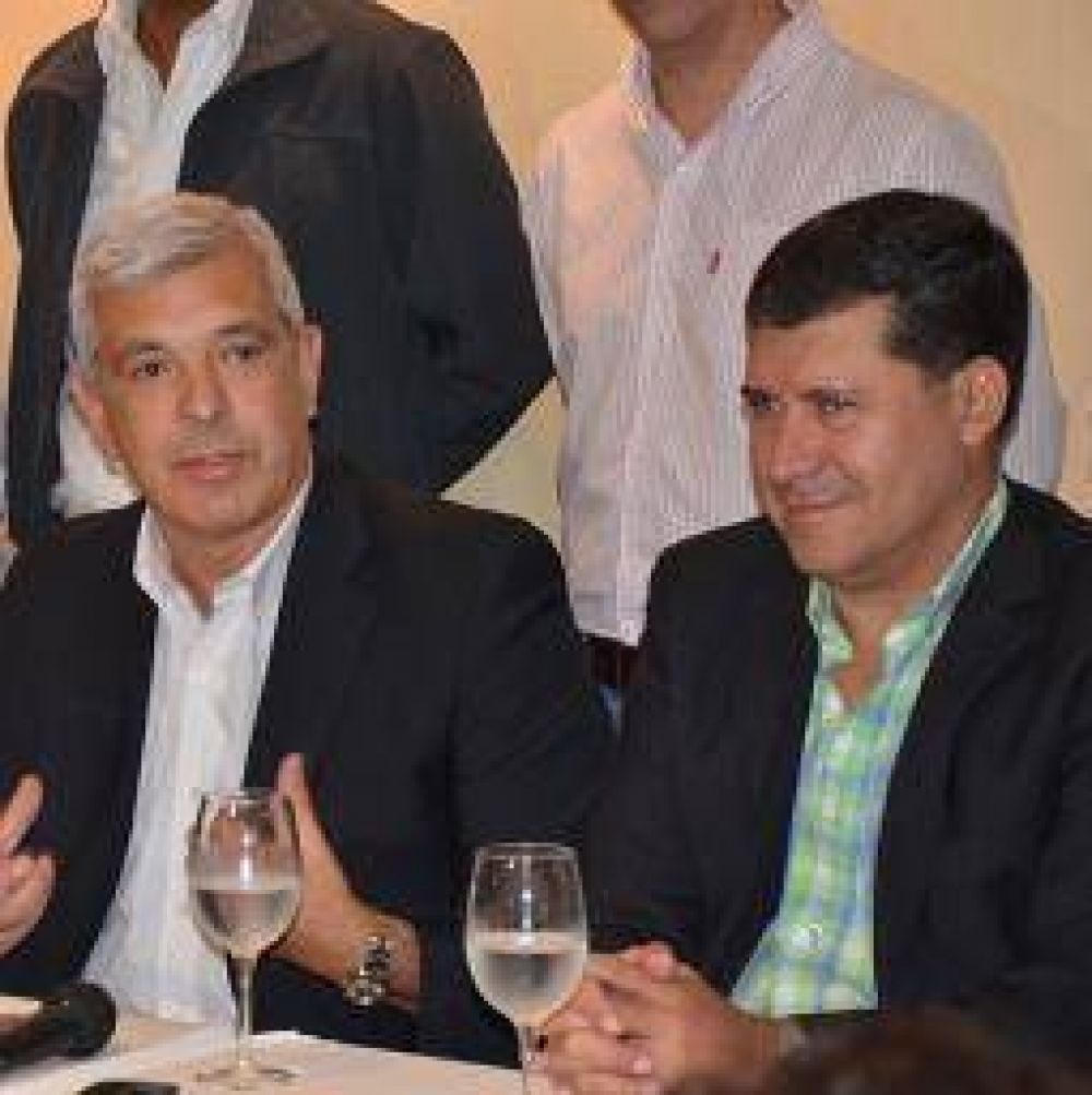 Juli�n Dominguez pas� por La Rioja y respald� a Sergio Casas