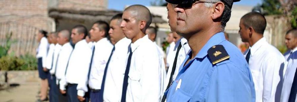 Analizan elevar a dos a�os la carrera de polic�a