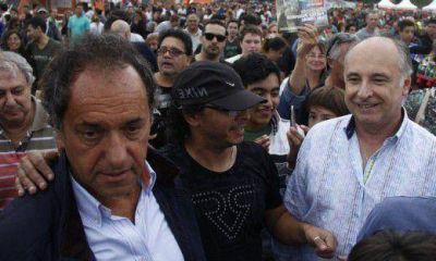 Scioli reiter� apoyo a Accastello y critic� a la oposici�n por el 18-F
