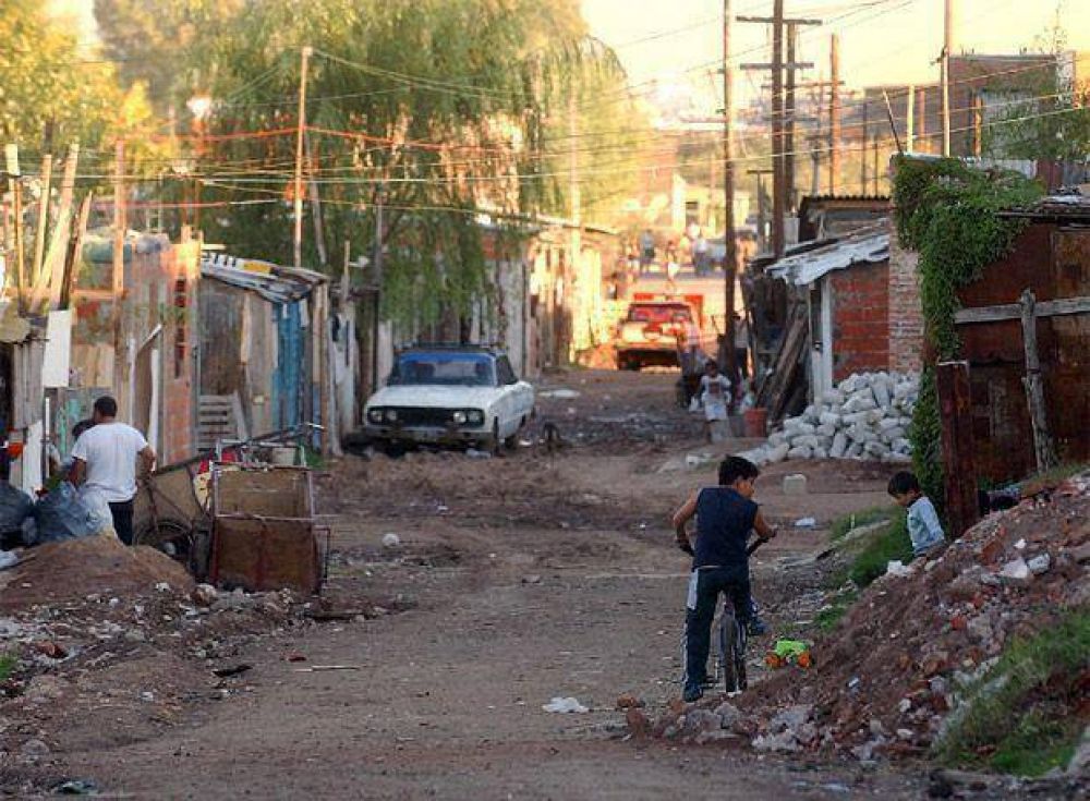 En los �ltimos tres a�os se sumaron 2 millones de pobres