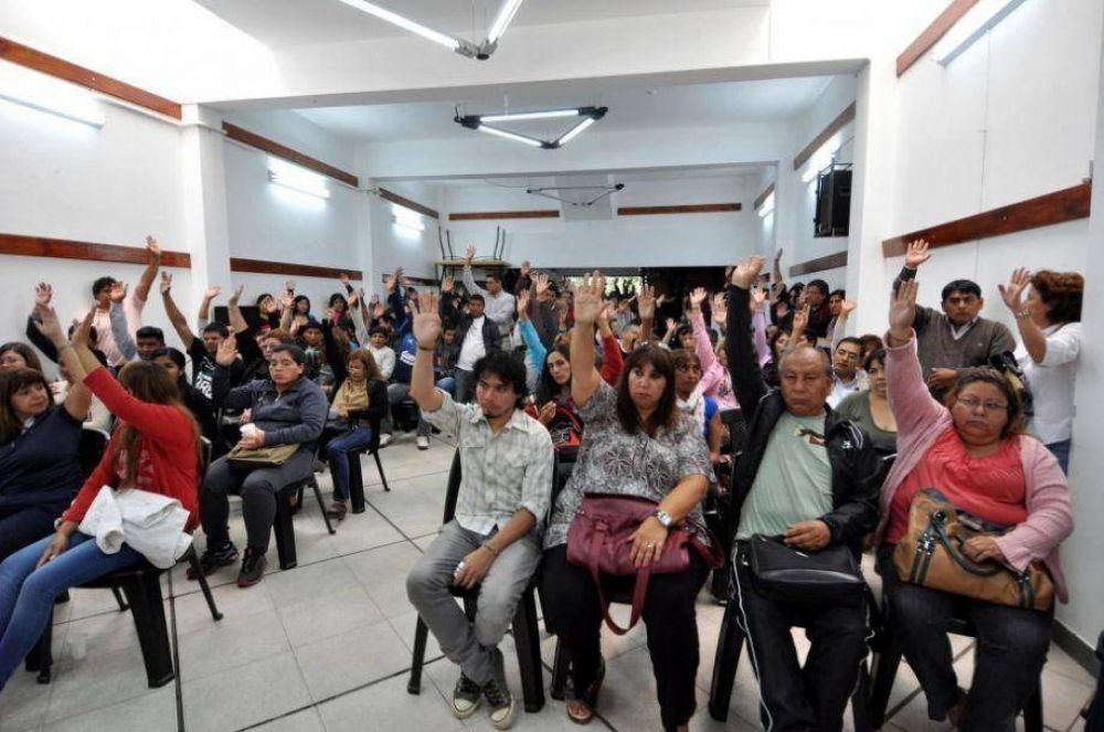 A D�AS DEL COMIENZO DE CLASES, PROFESORES PASAN A UN CUARTO INTERMEDIO